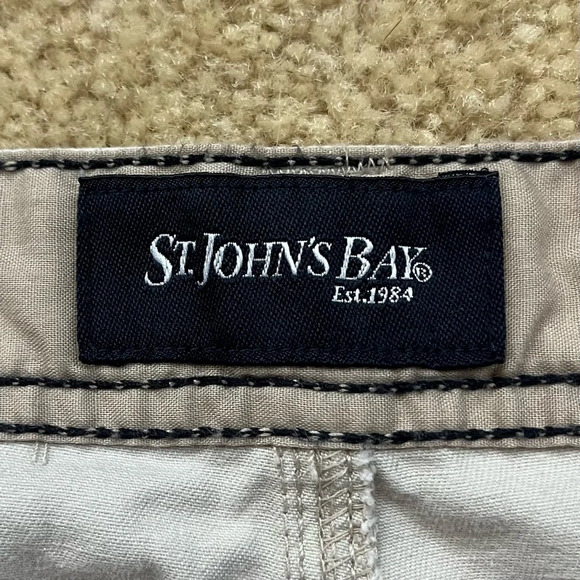 St. John’s Bay Men's Light Khaki Cargo Shorts - Size 44 - VGUC - 100% Cotton - Picture 3 of 8